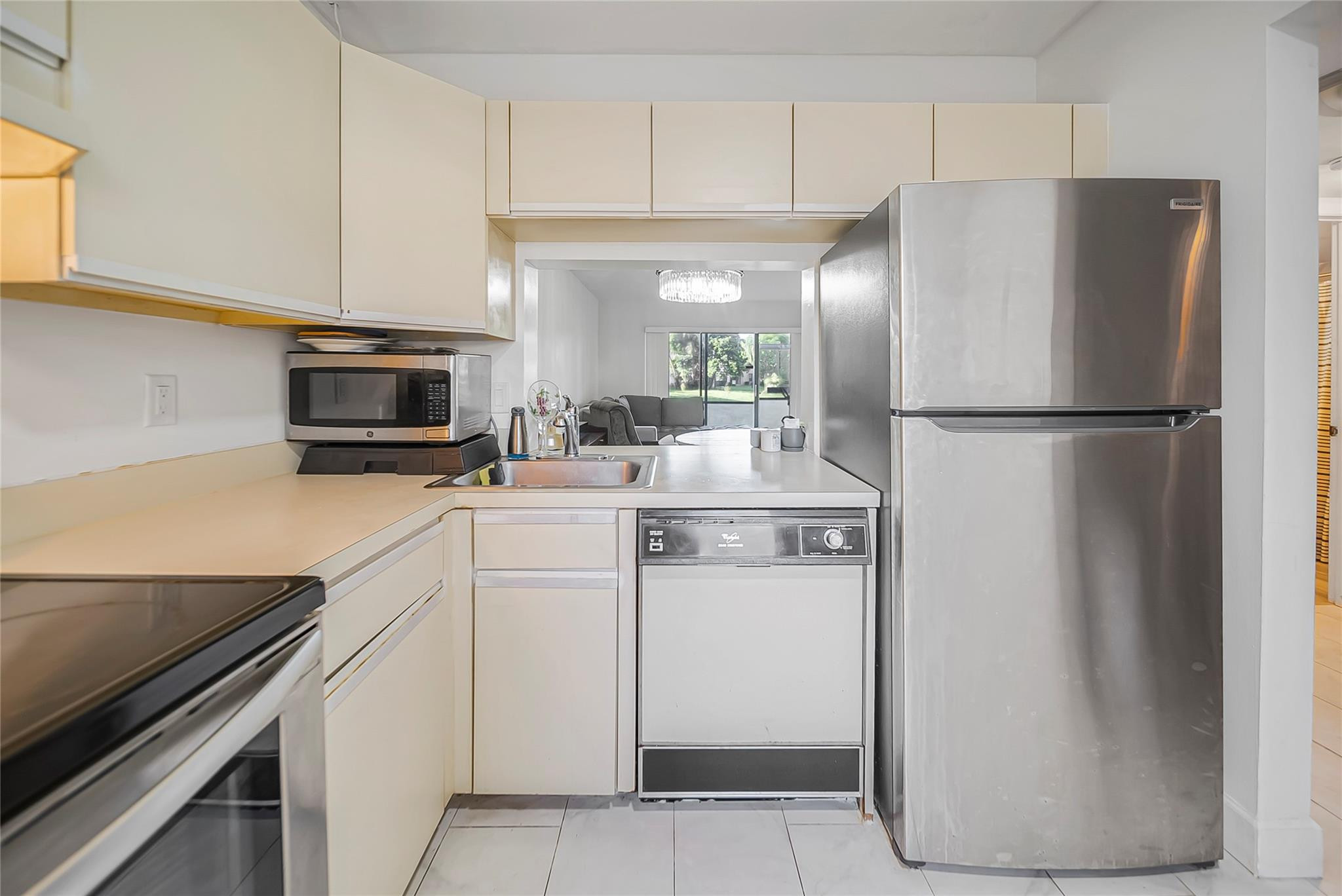 POND APPLE IV - Residential