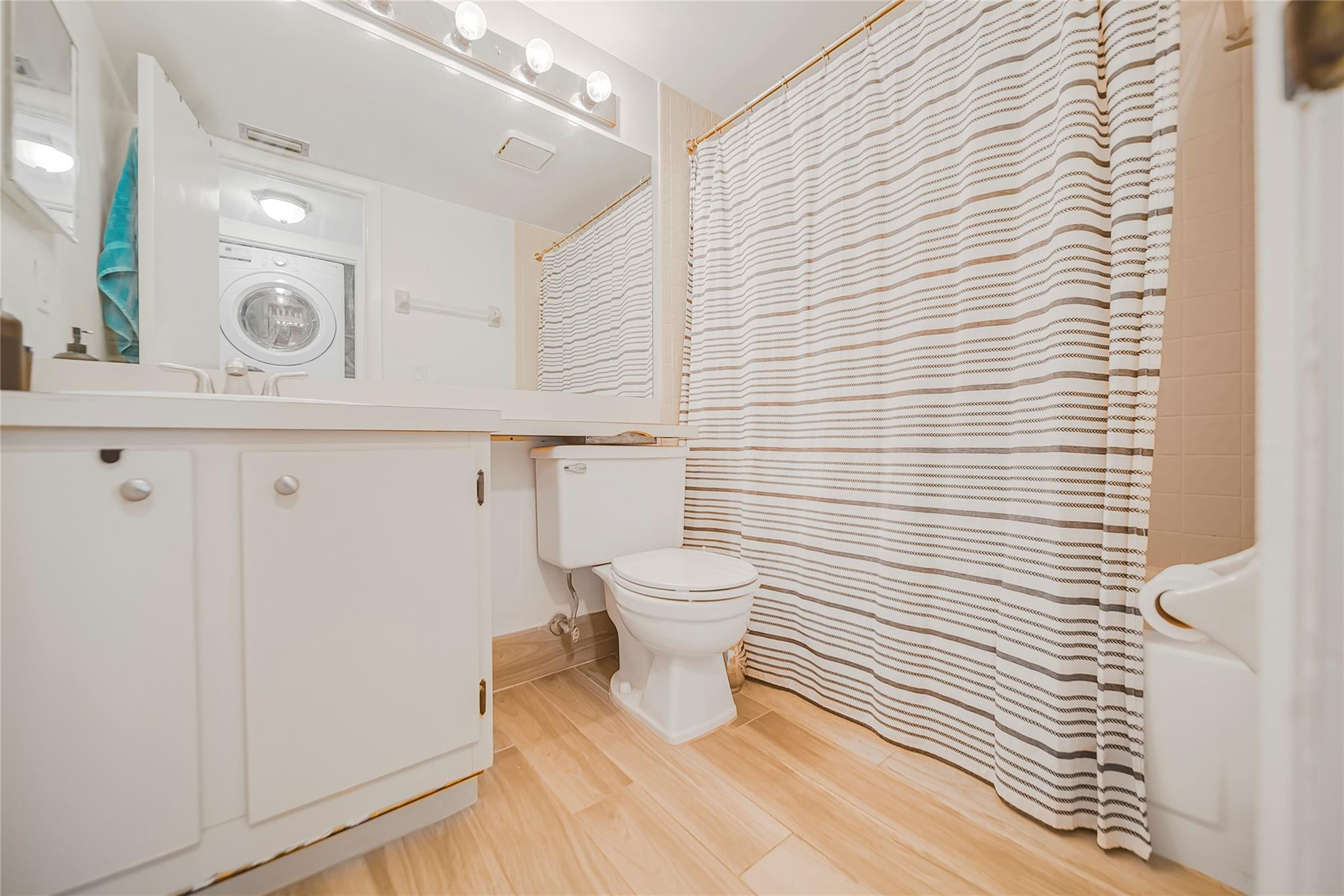 POND APPLE IV - Residential