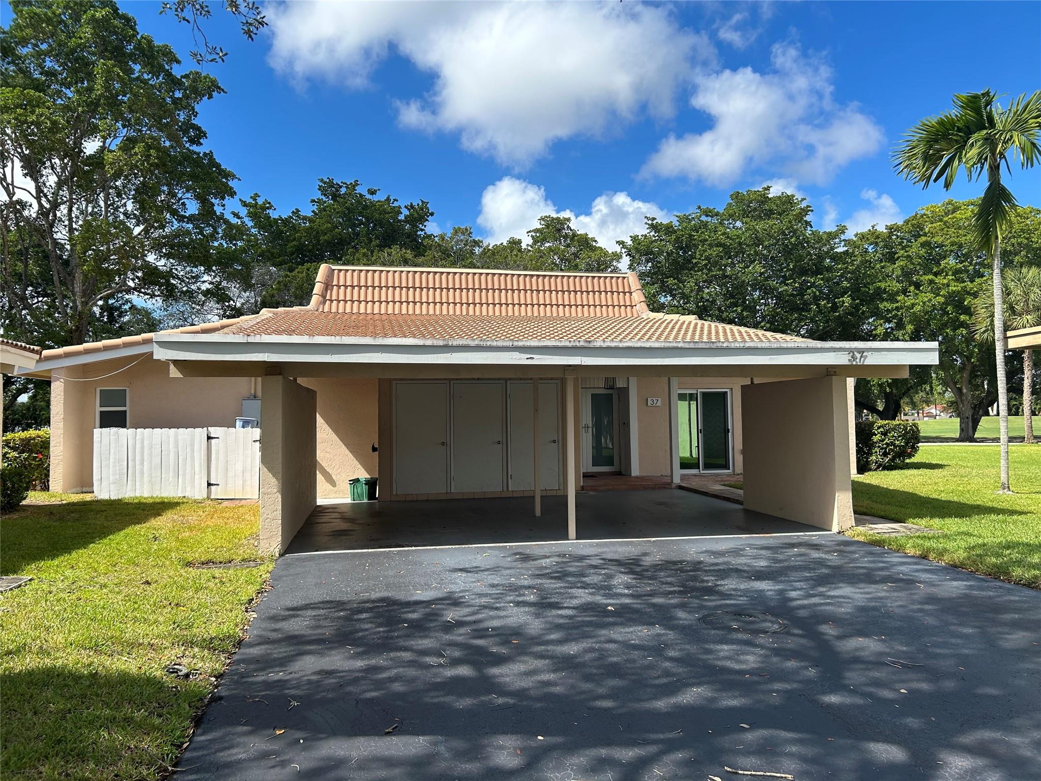 Villas of Emerald Hills - Residential