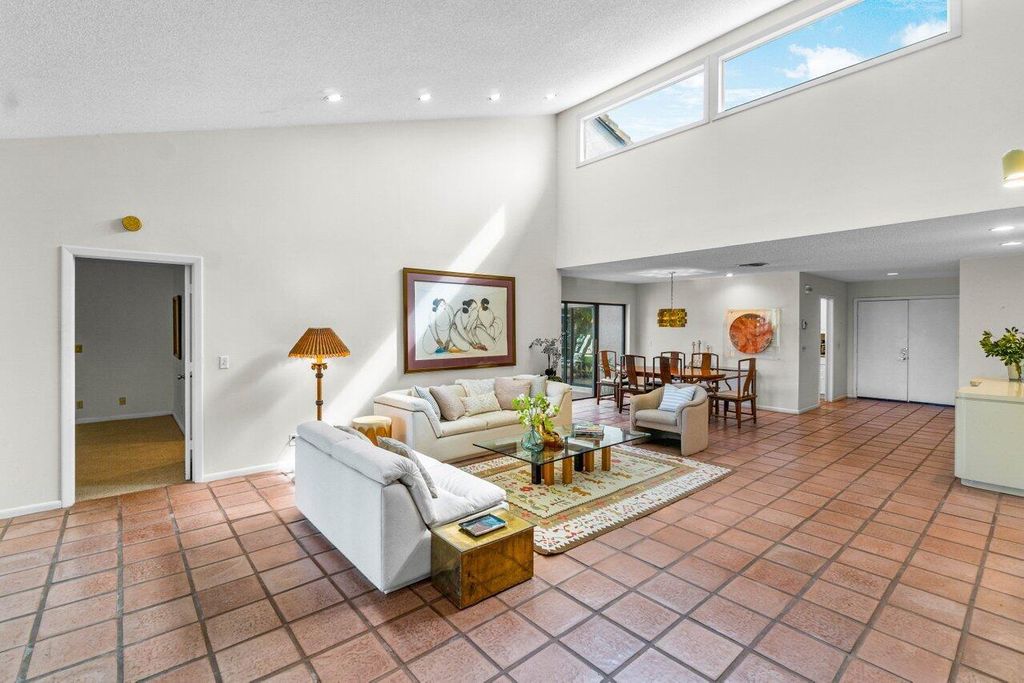 Photo of 24 Villa Lane, Boynton Beach, FL 33436 (MLS # R10980394)