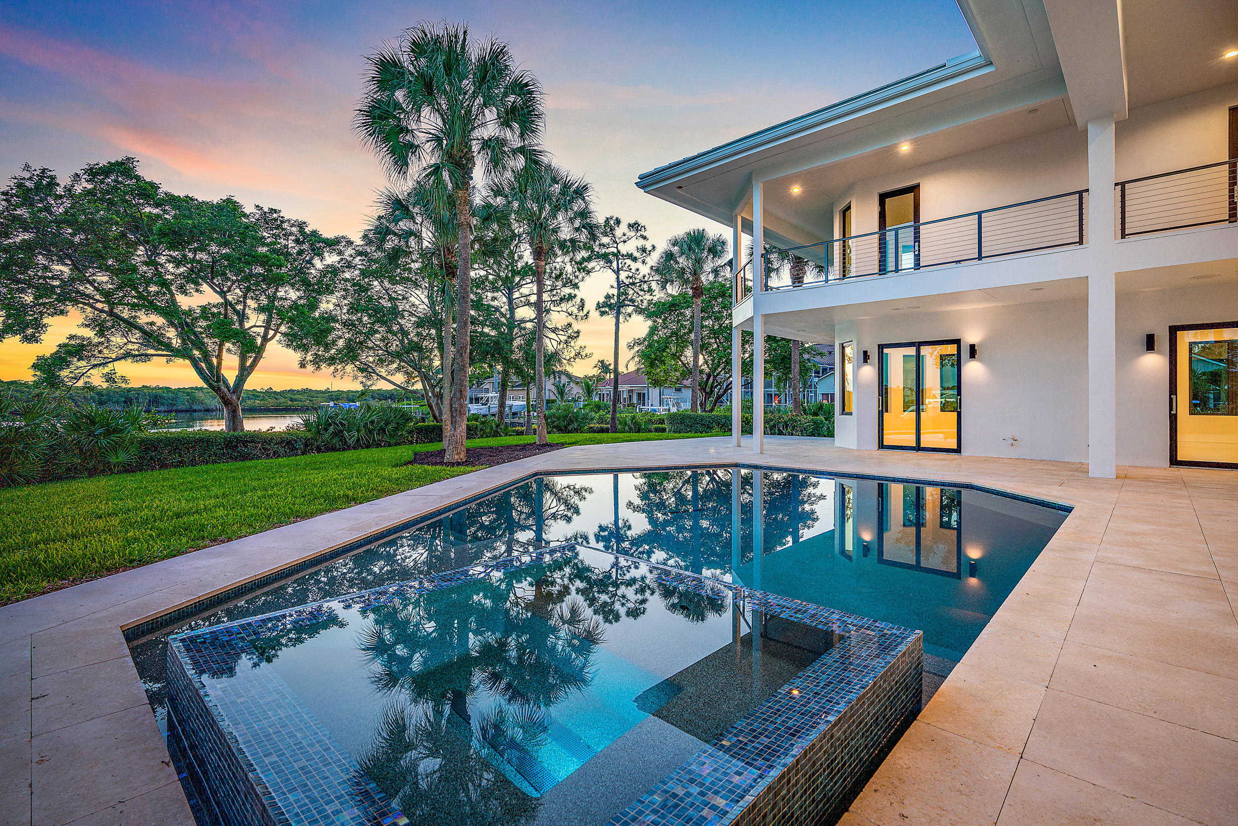 8818 SE Riverfront Terrace