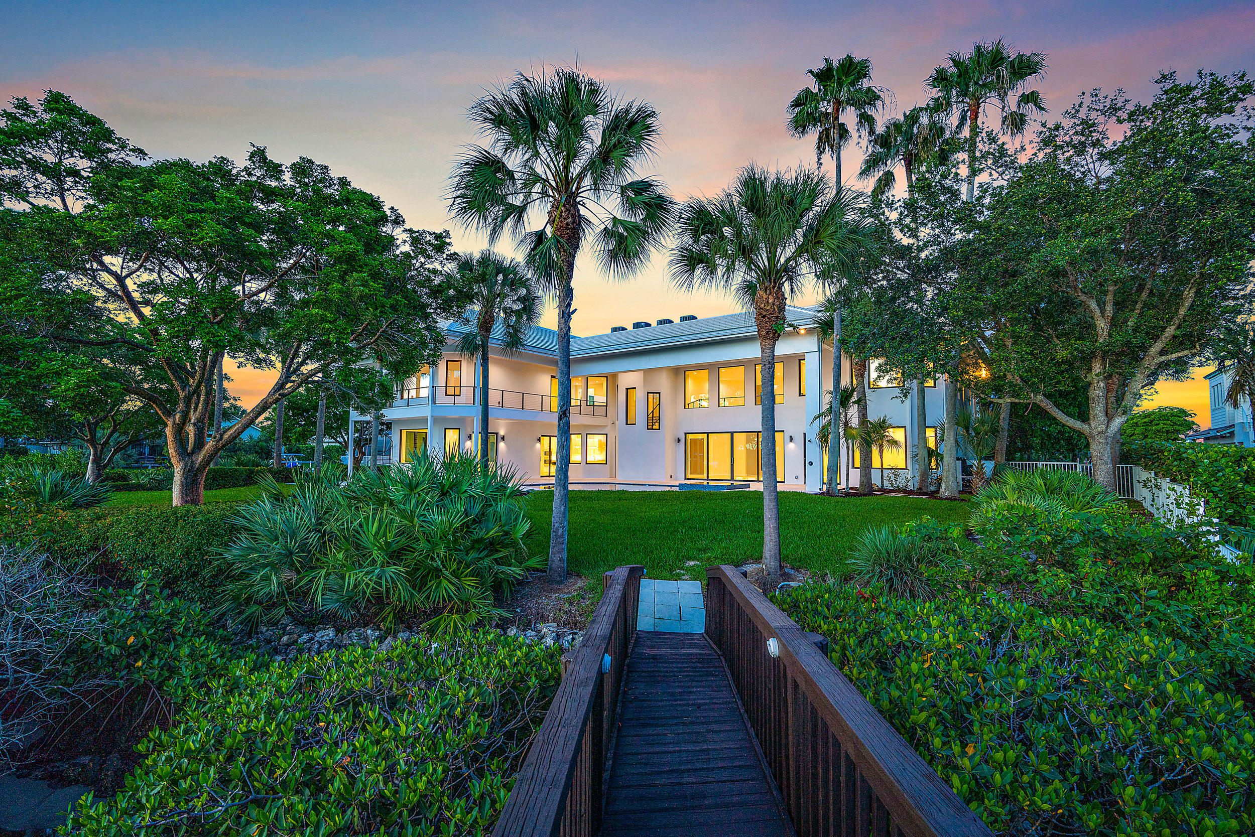 8818 SE Riverfront Terrace