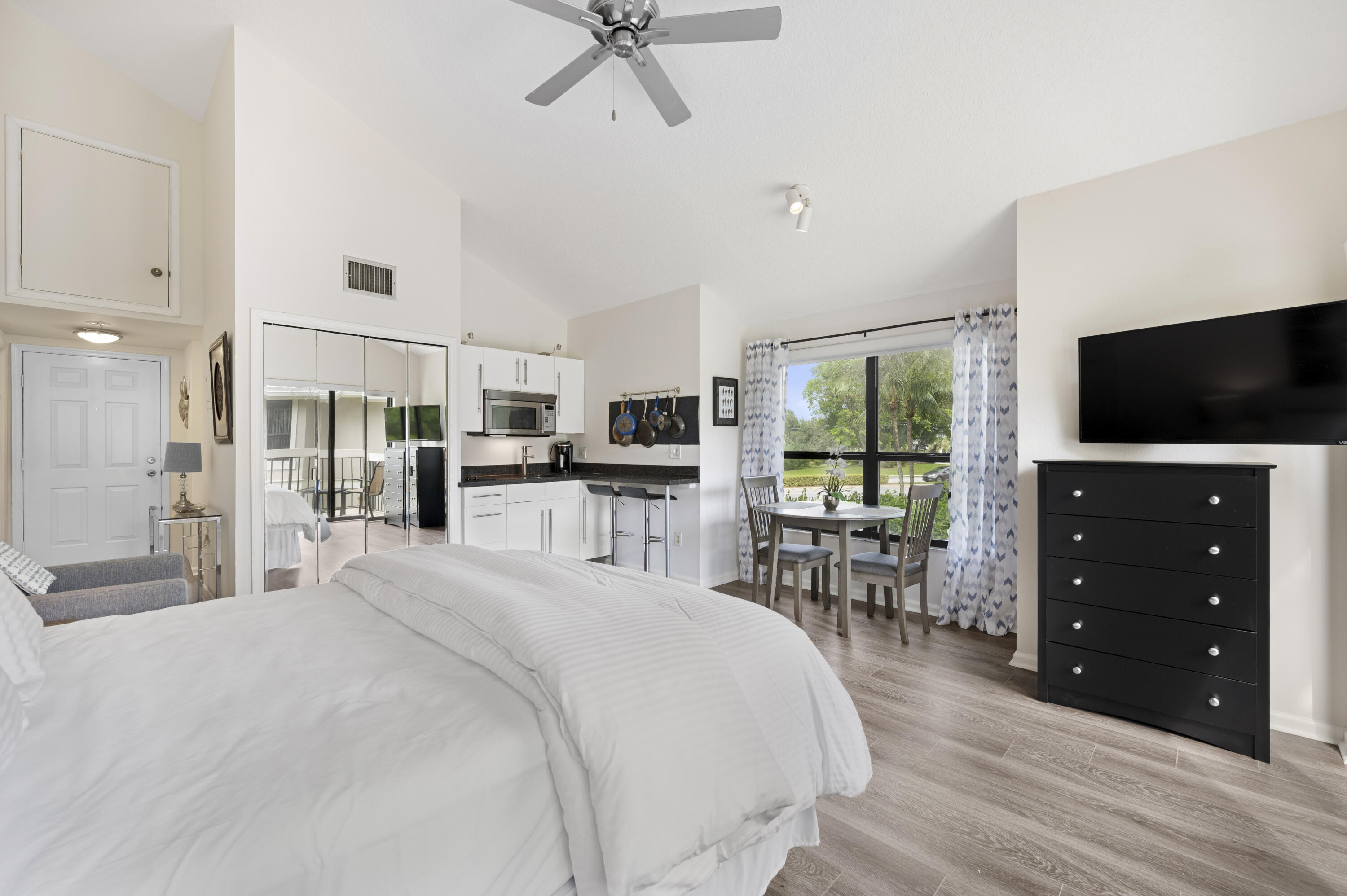 TENNIS LODGES 1 CONDO - Residential Lease
