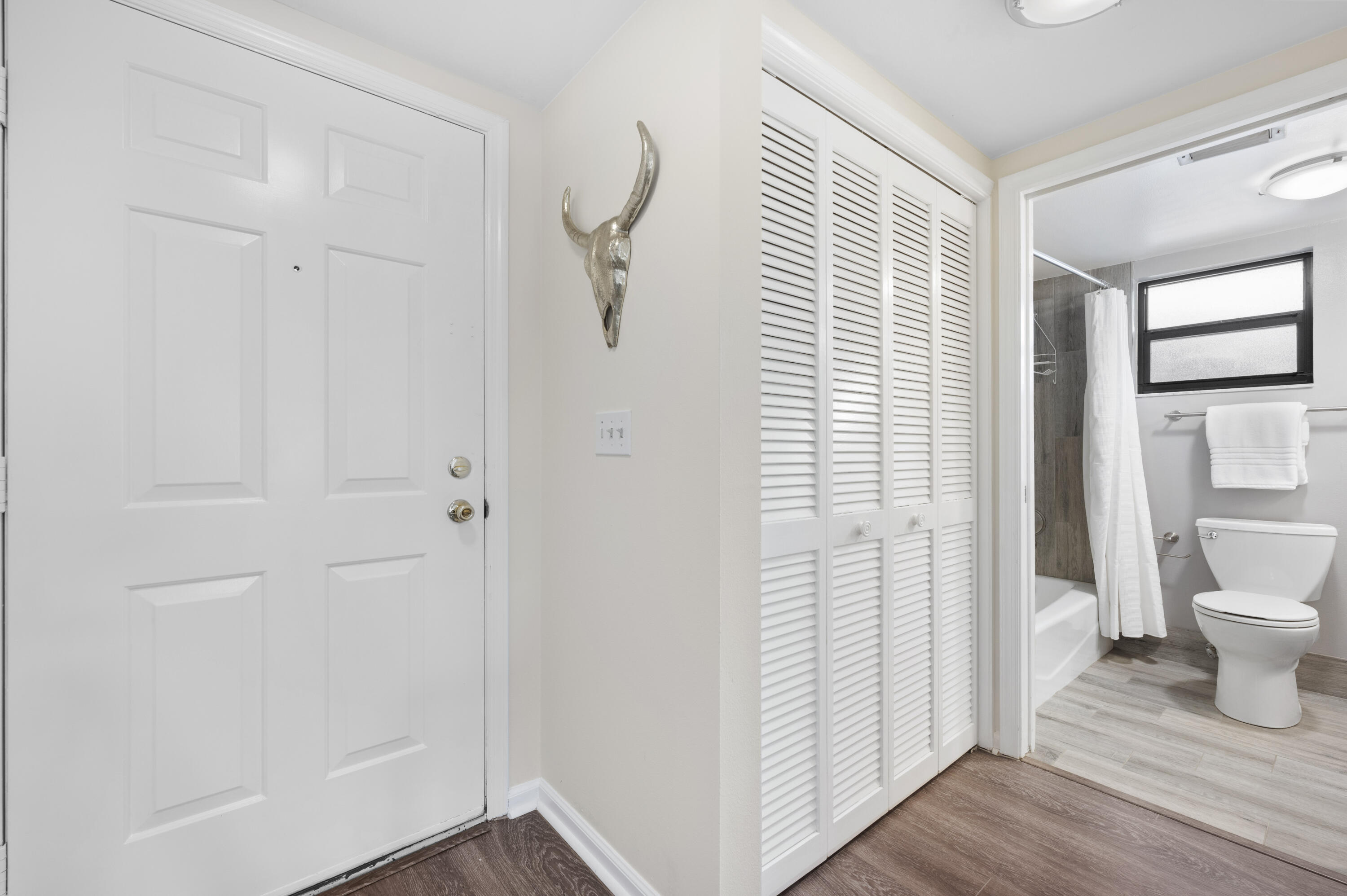 TENNIS LODGES 1 CONDO - Residential Lease