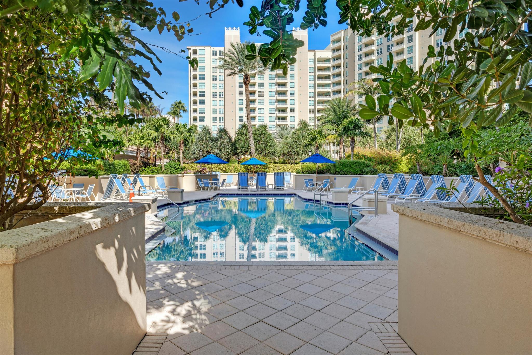 TOSCANA SOUTH TOWER III - Residential