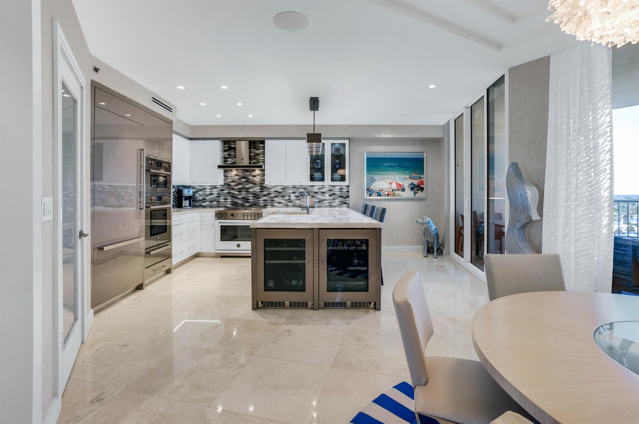 TOSCANA SOUTH TOWER III - Residential