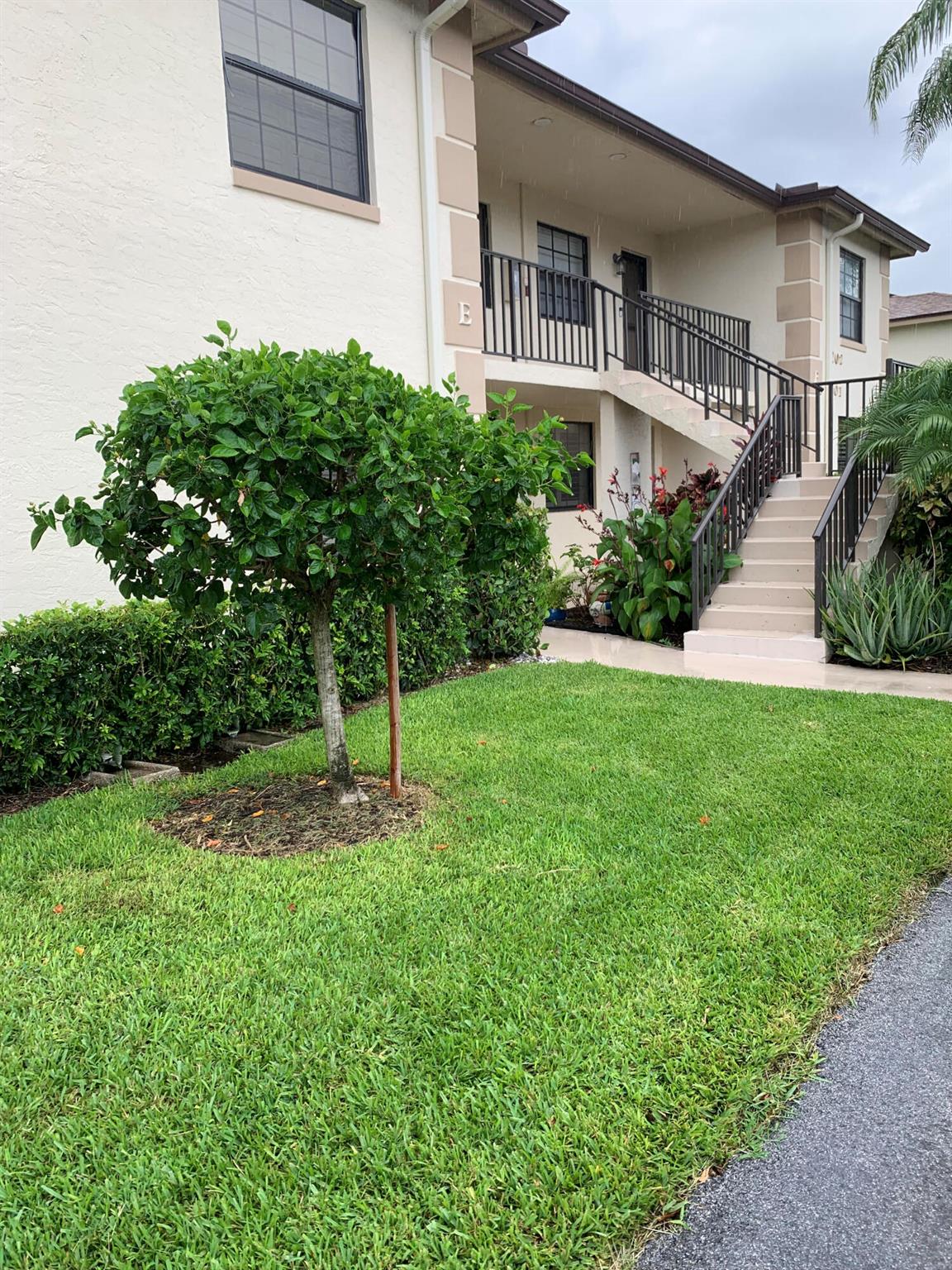 201 Pinecrest Circle E