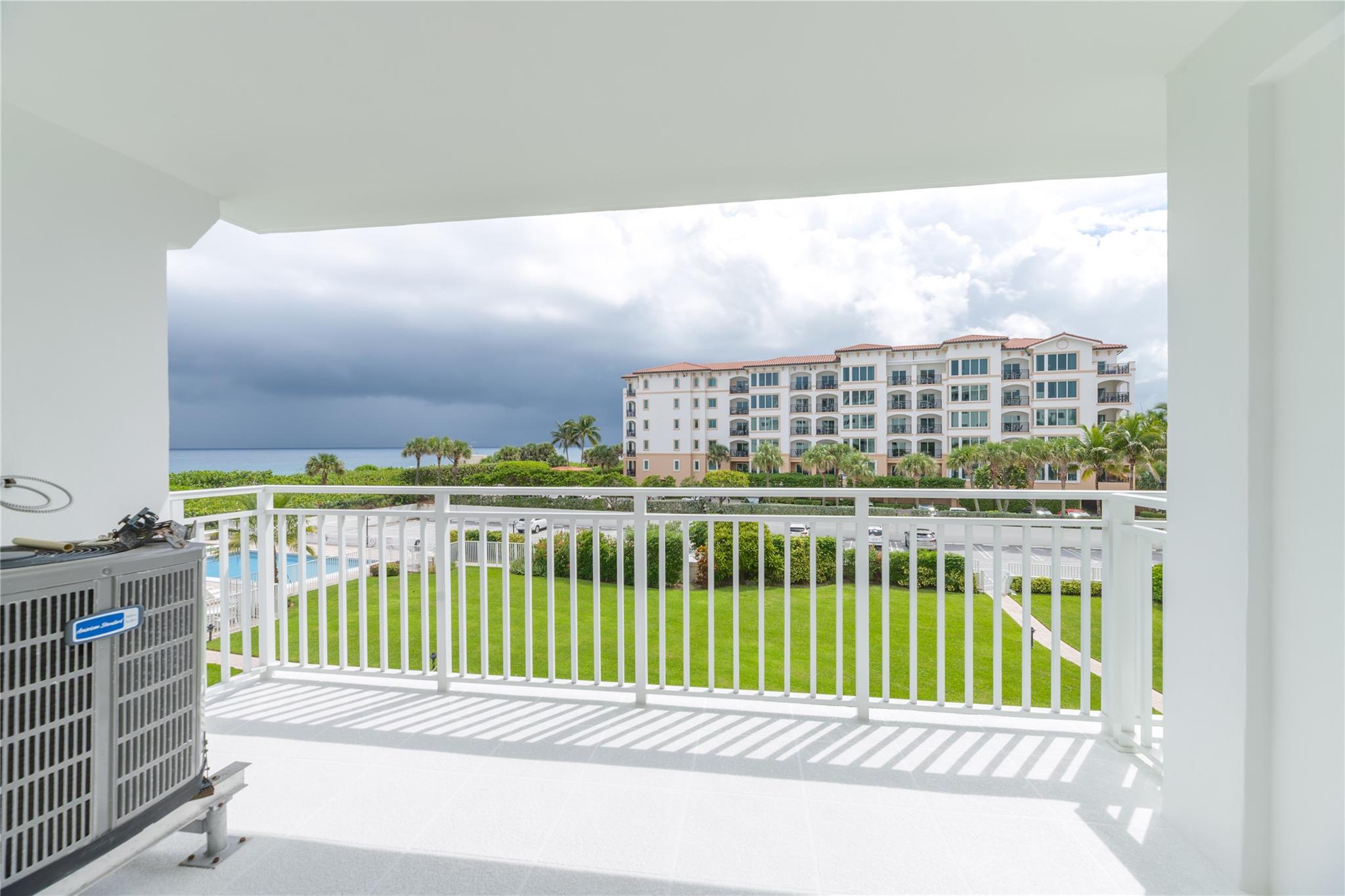 33 Ocean Ave