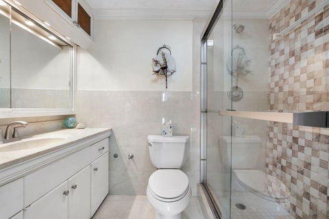 Tiny photo for 500 SE 21st Avenue, Deerfield Beach, FL 33441 (MLS # B26054531)