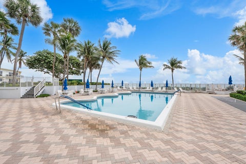 Tiny photo for 500 SE 21st Avenue, Deerfield Beach, FL 33441 (MLS # B26054531)