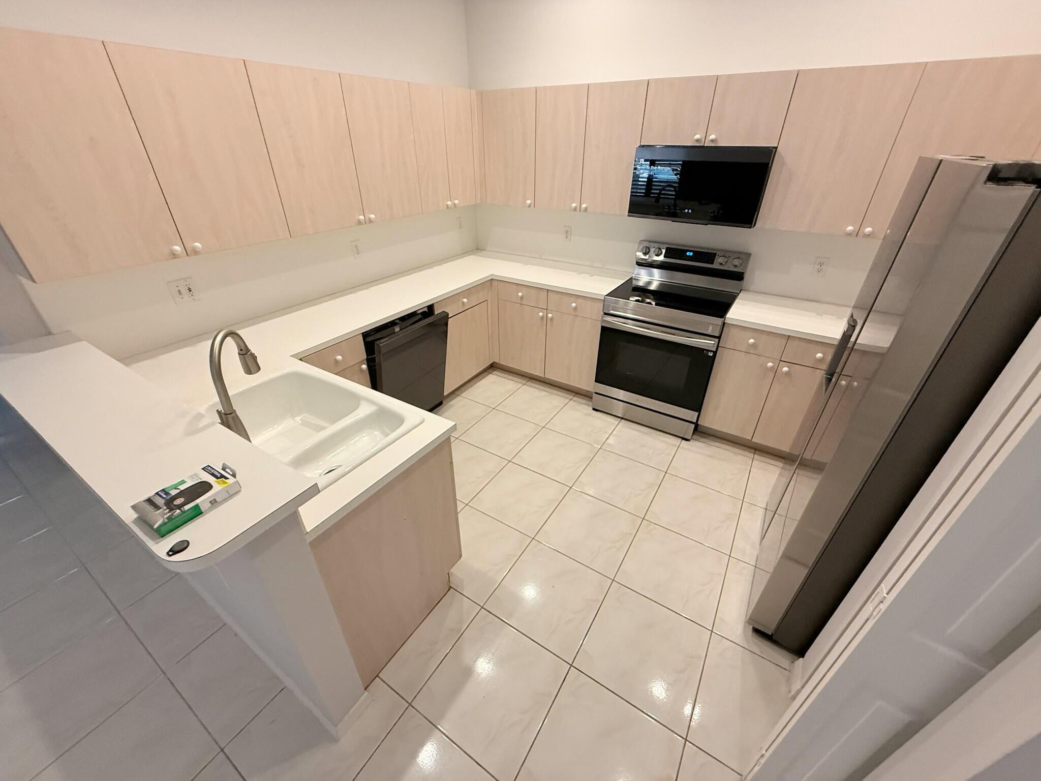 BOCA AZUL PH 2 - Residential Lease