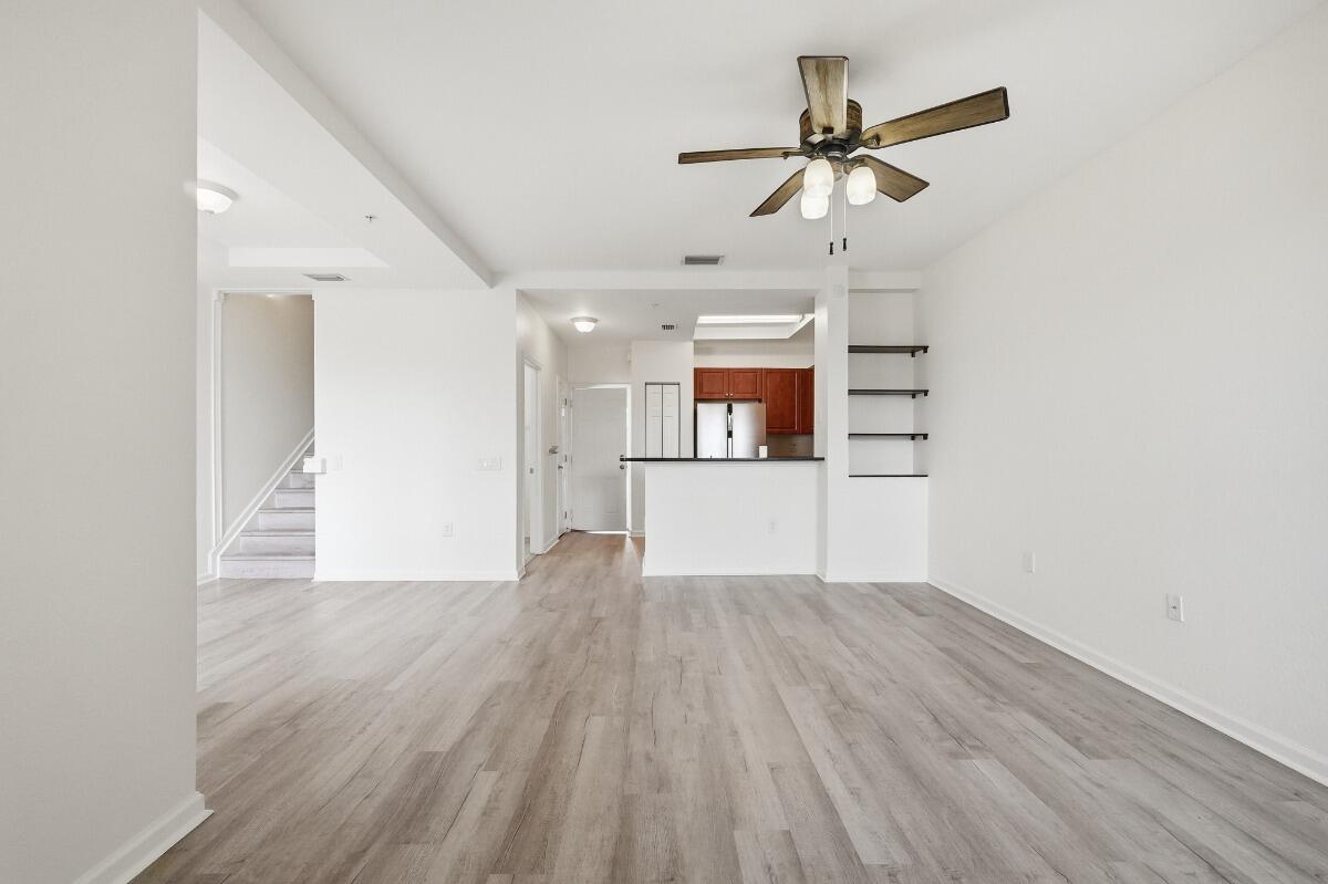 PALOMA LAKES CONDOMINIUM NO 1 - Residential Lease
