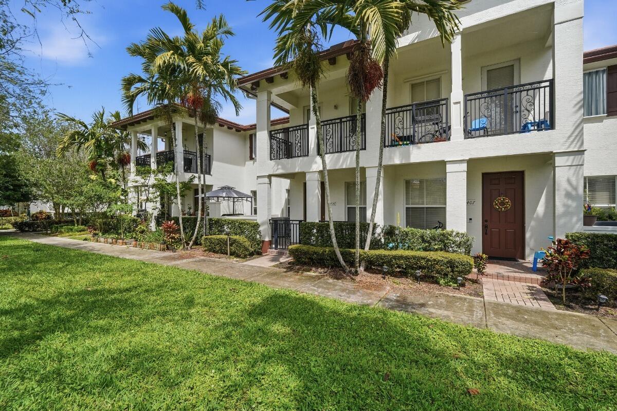 PALOMA LAKES CONDOMINIUM NO 1 - Residential Lease