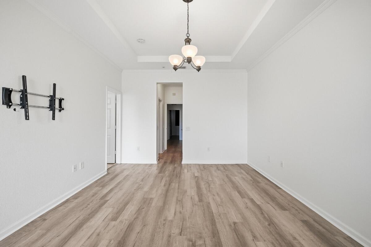 PALOMA LAKES CONDOMINIUM NO 1 - Residential Lease