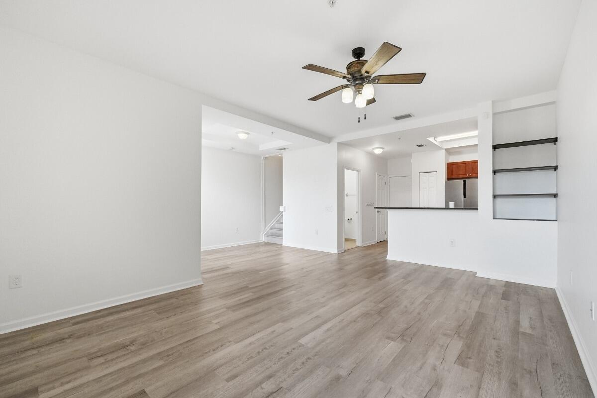PALOMA LAKES CONDOMINIUM NO 1 - Residential Lease