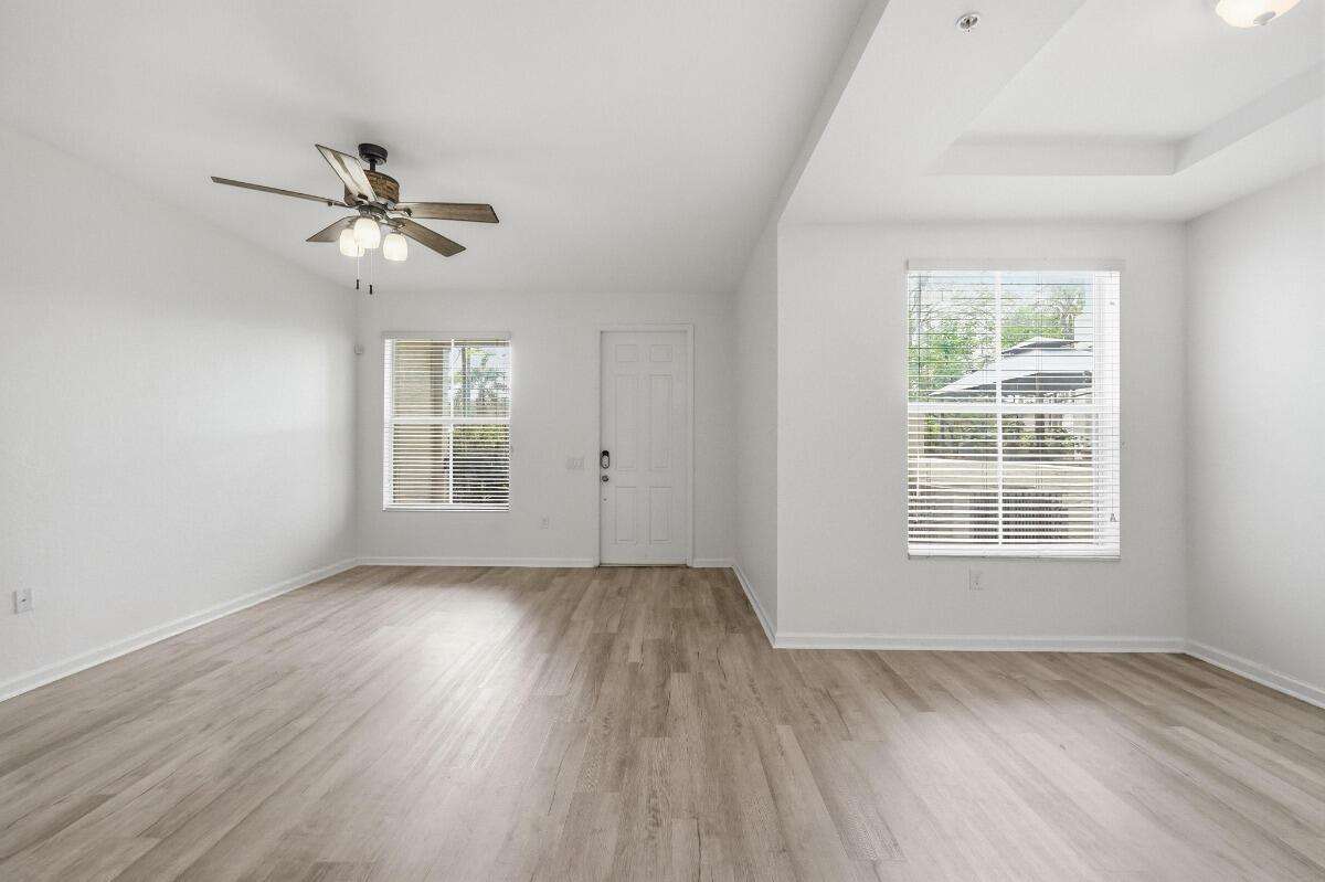 PALOMA LAKES CONDOMINIUM NO 1 - Residential Lease