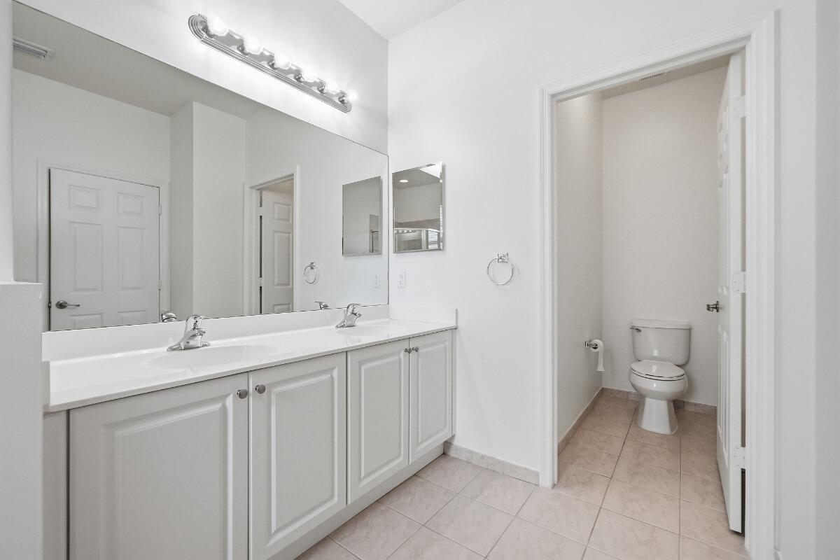 PALOMA LAKES CONDOMINIUM NO 1 - Residential Lease