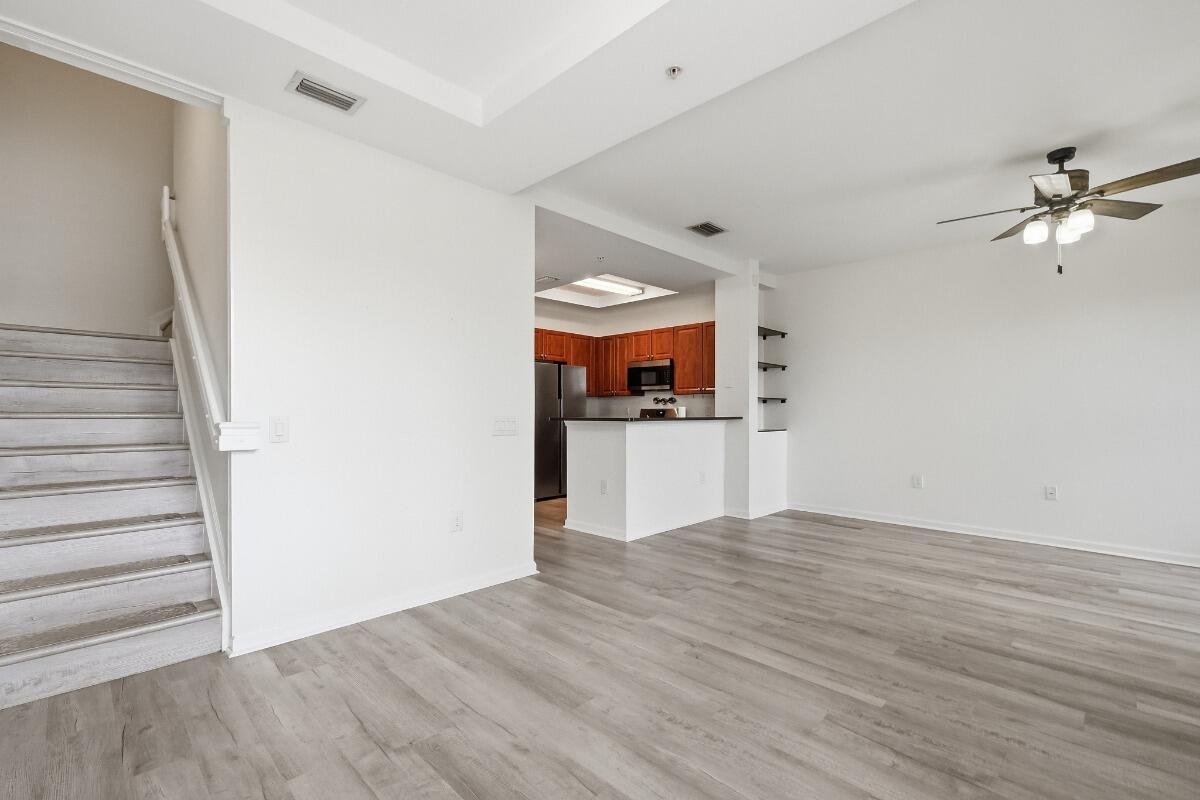 PALOMA LAKES CONDOMINIUM NO 1 - Residential Lease