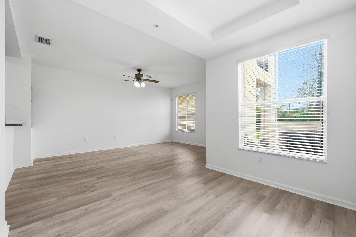 PALOMA LAKES CONDOMINIUM NO 1 - Residential Lease