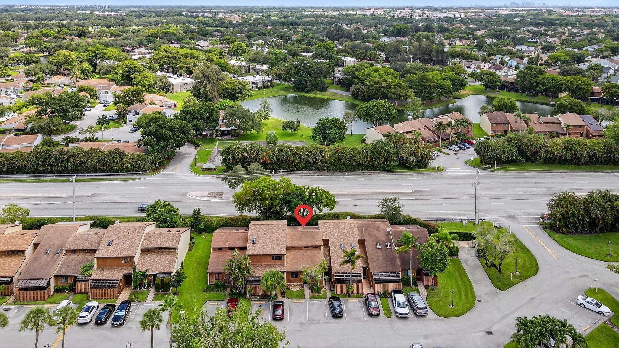 PINE ISLAND LAKES TOWNHOM - Residential