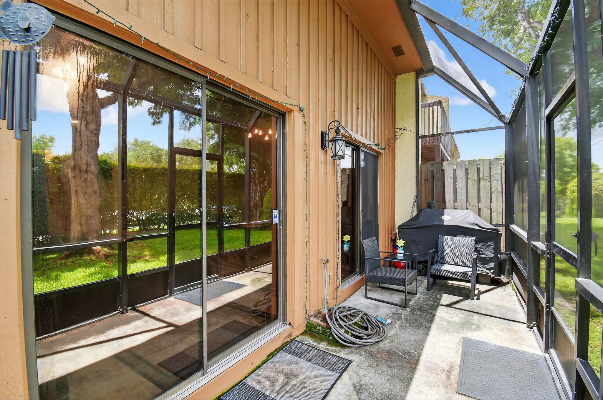 PINE ISLAND LAKES TOWNHOM - Residential