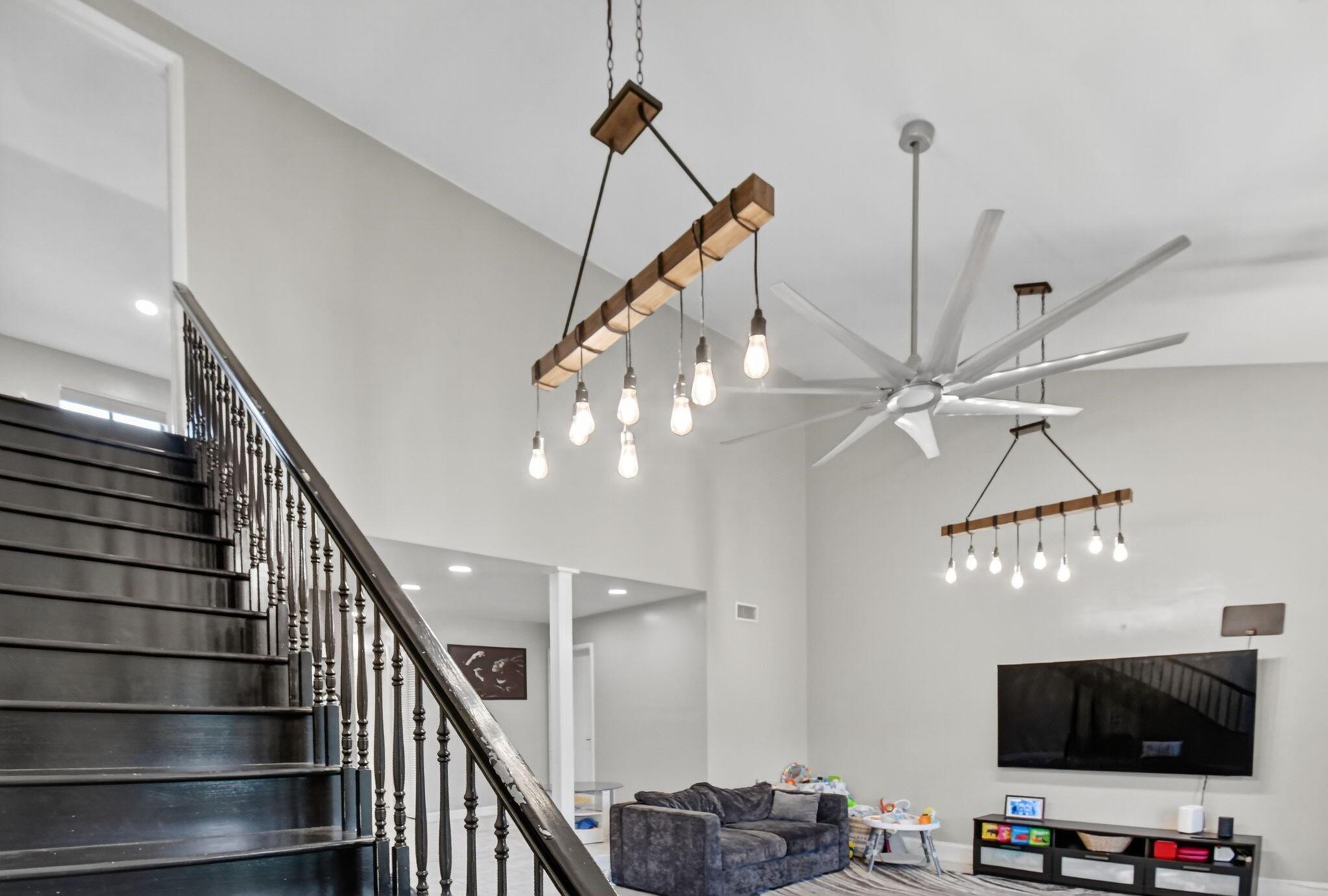 PINE ISLAND LAKES TOWNHOM - Residential