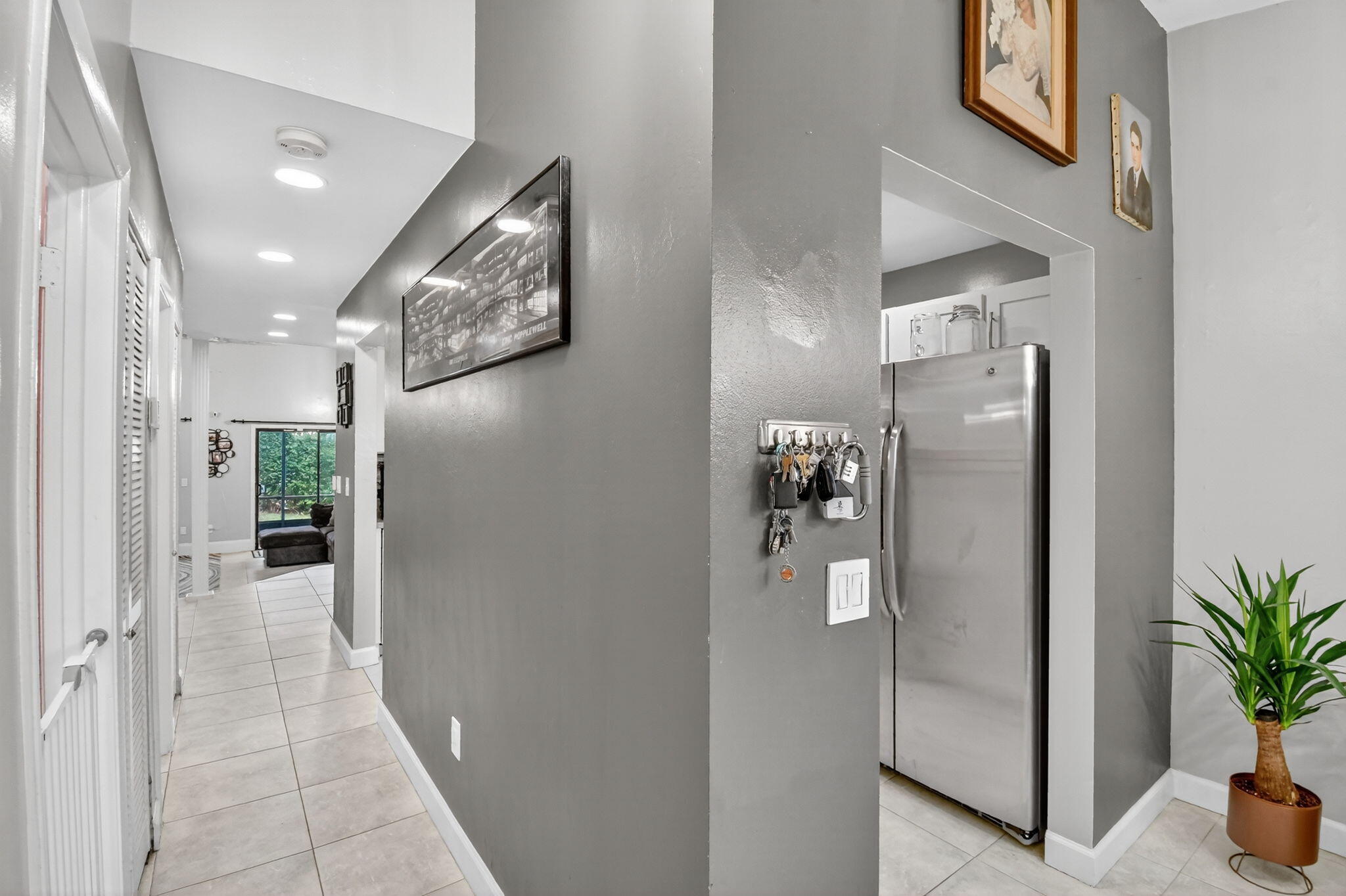4169 S Pine Island Road, Davie, FL, 33328/$375,000 4 4169 S Pine Island Road
