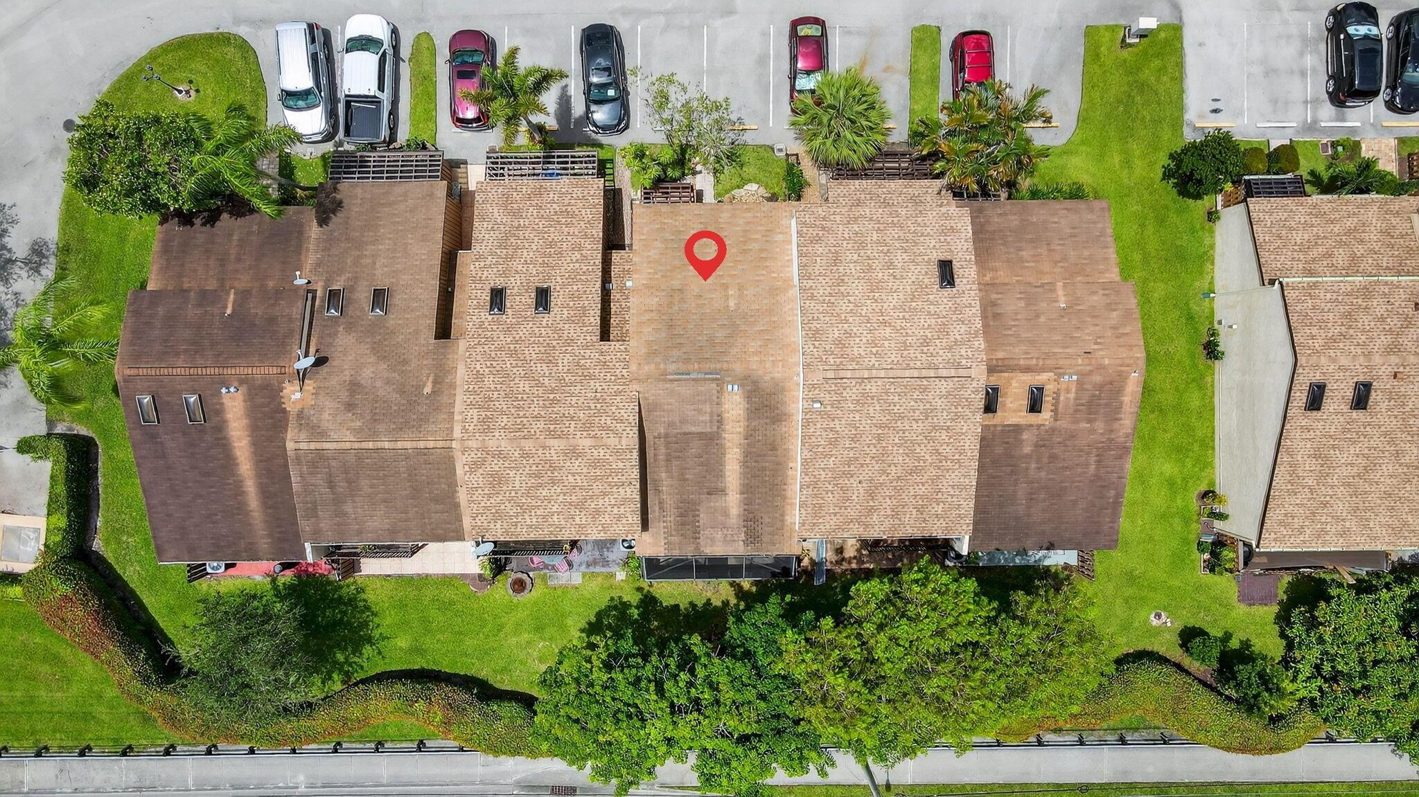 PINE ISLAND LAKES TOWNHOM - Residential