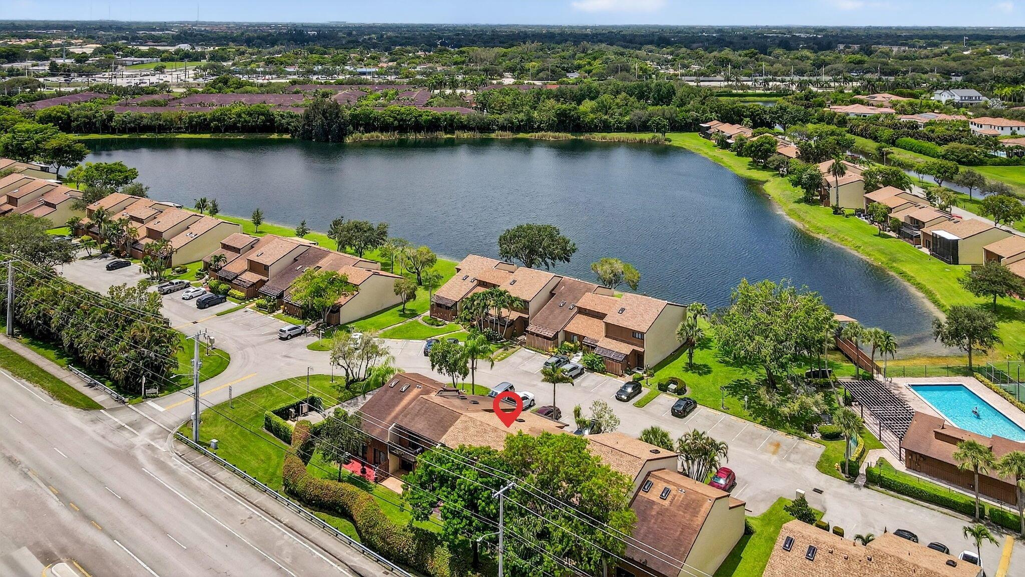 PINE ISLAND LAKES TOWNHOM - Residential