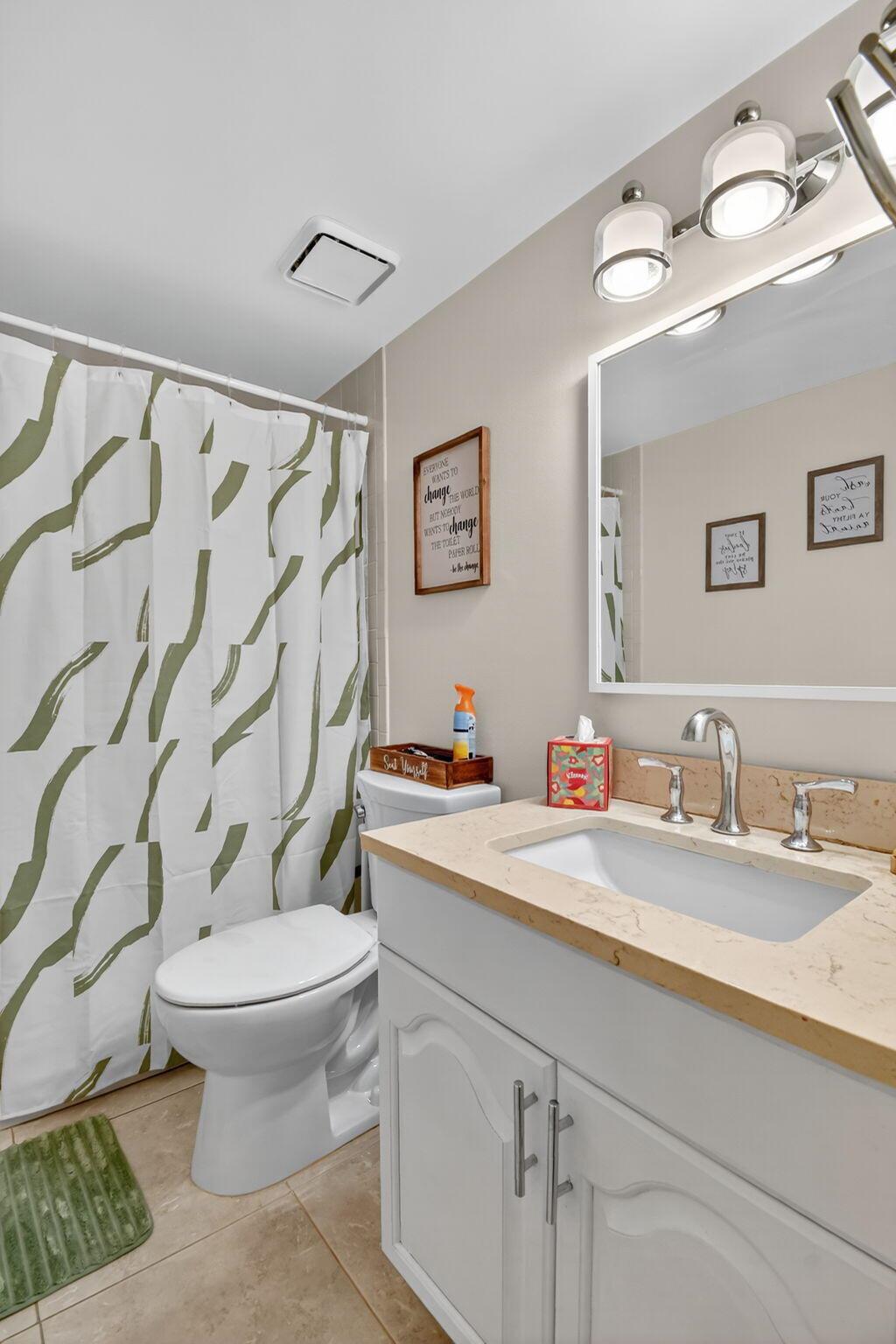 PINE ISLAND LAKES TOWNHOM - Residential