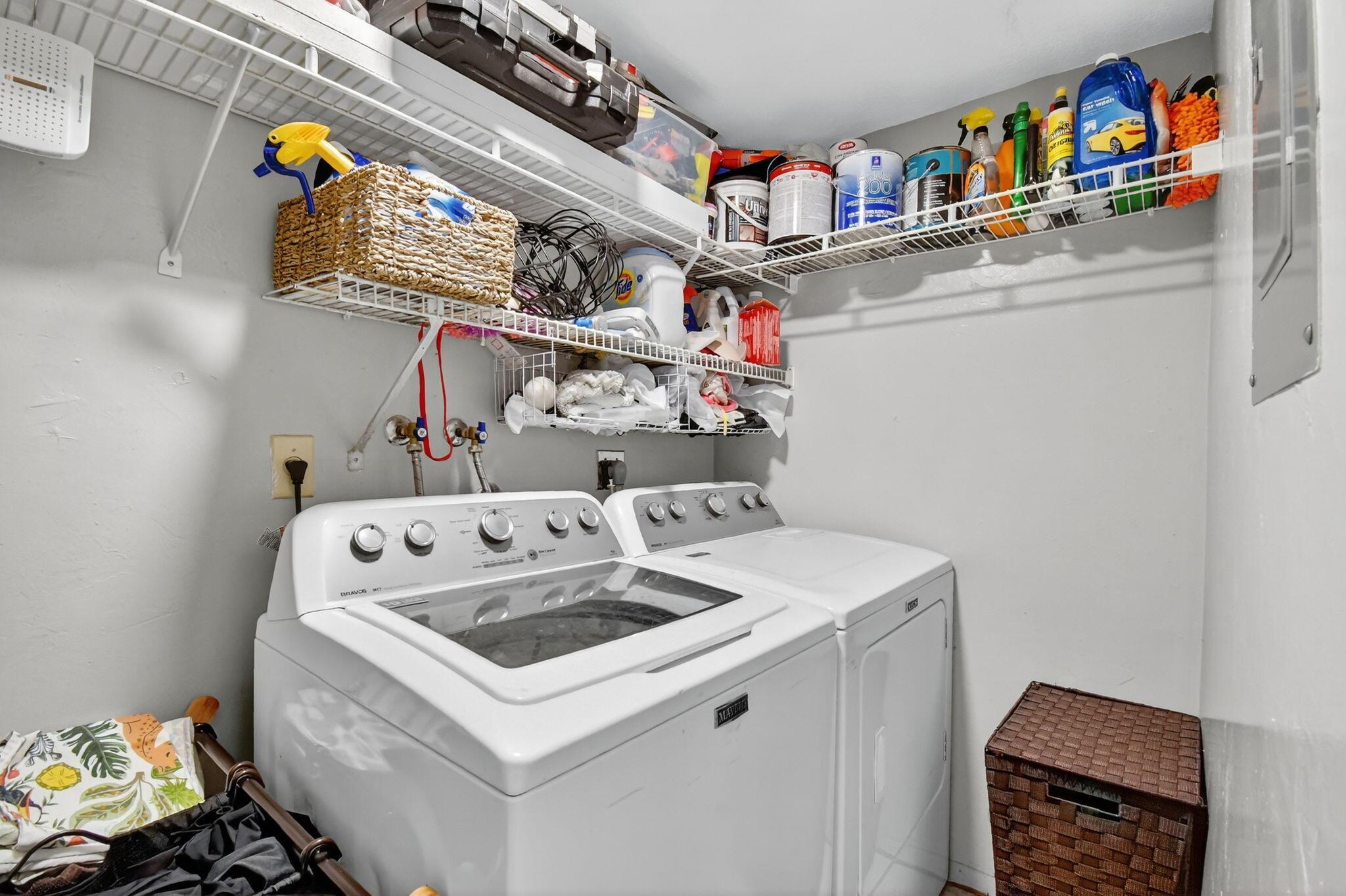 PINE ISLAND LAKES TOWNHOM - Residential