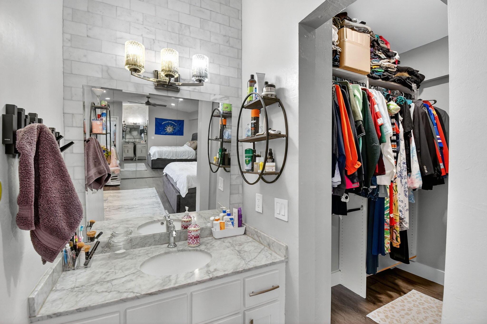 PINE ISLAND LAKES TOWNHOM - Residential