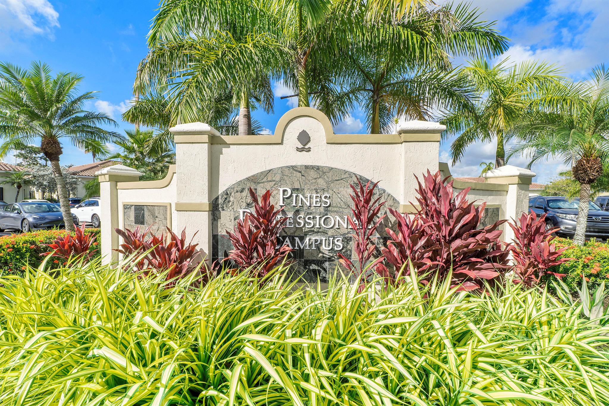 Prime medical office space for lease in Pembroke Pines! ~1200 sq ft unit available 4 days a week (T, W, F, and Sat) at an unbeatable rate.. Enjoy a dedicated supply room and shared fax and copier (supply costs split). All you need to do is bring your own equipment and set up your own phone line. Water, internet, and electricity costs are included in the monthly rent. Don't miss this fantastic chance to establish your practice in a prime location!
