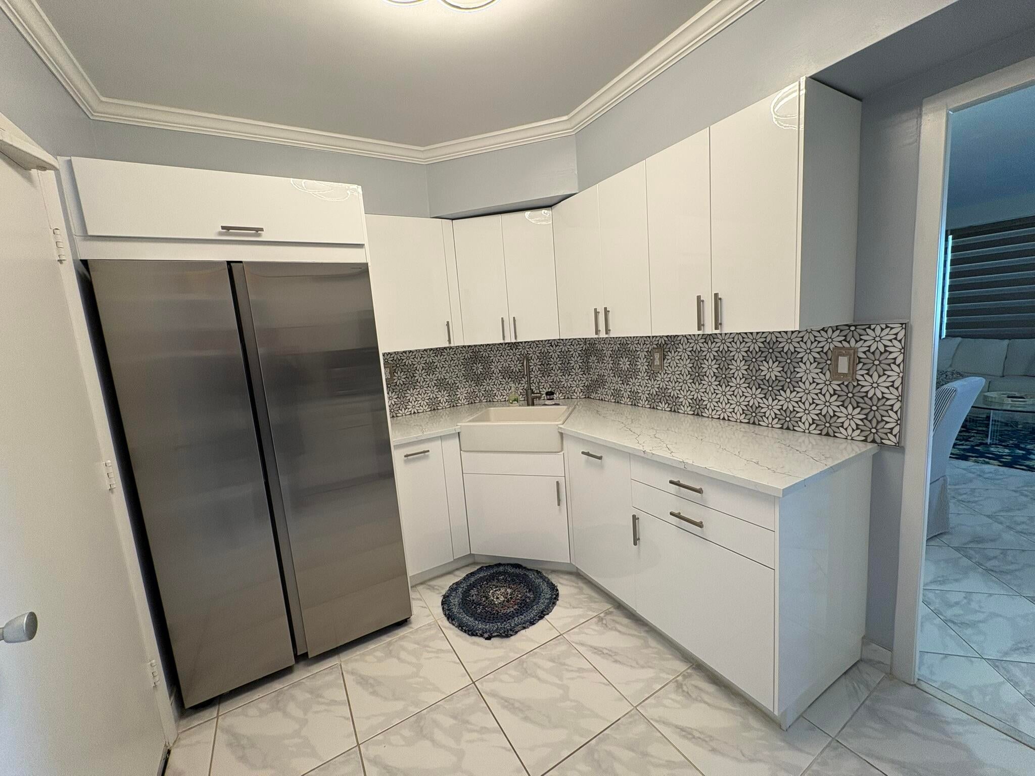 3333 NE 34th Street 817