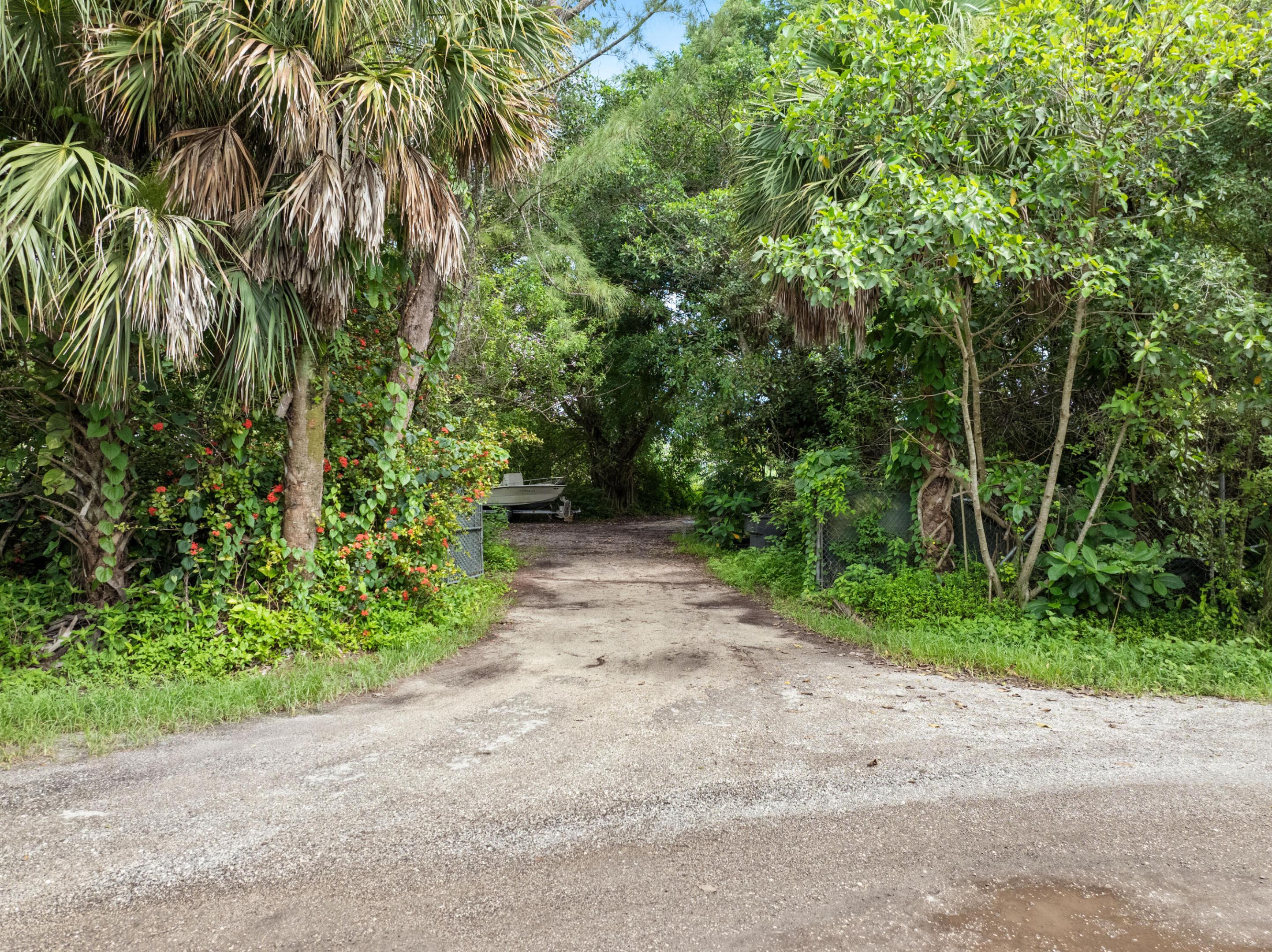 PALM BEACH FARMS CO 3 - Residential