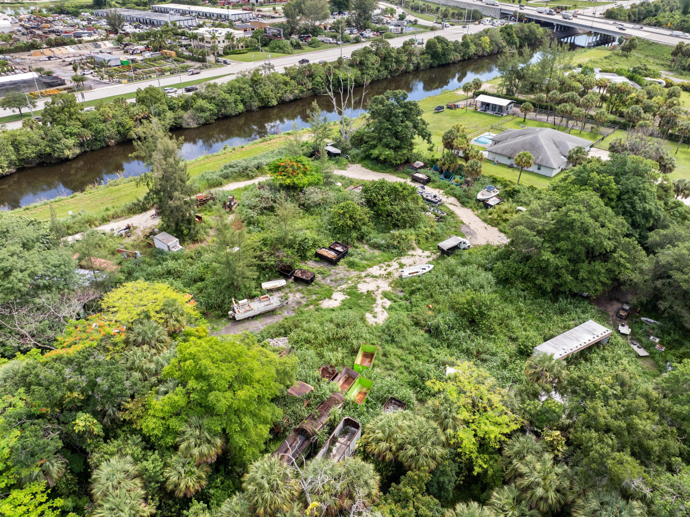 PALM BEACH FARMS CO 3 - Residential