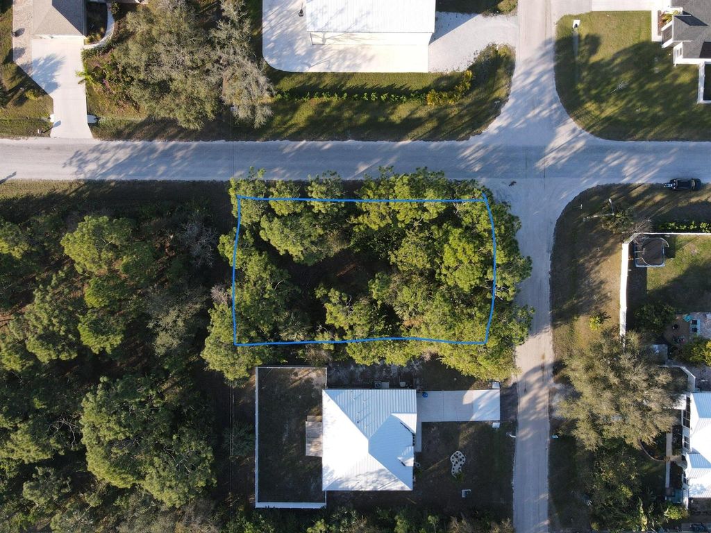 Photo of 9085 102nd Court, Vero Beach, FL 32967 (MLS # R11123034)