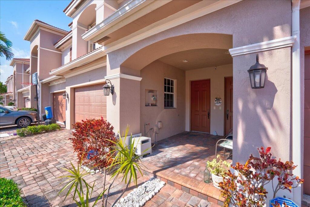 Photo of 13 Nottingham Place, Boynton Beach, FL 33426 (MLS # R11096979)