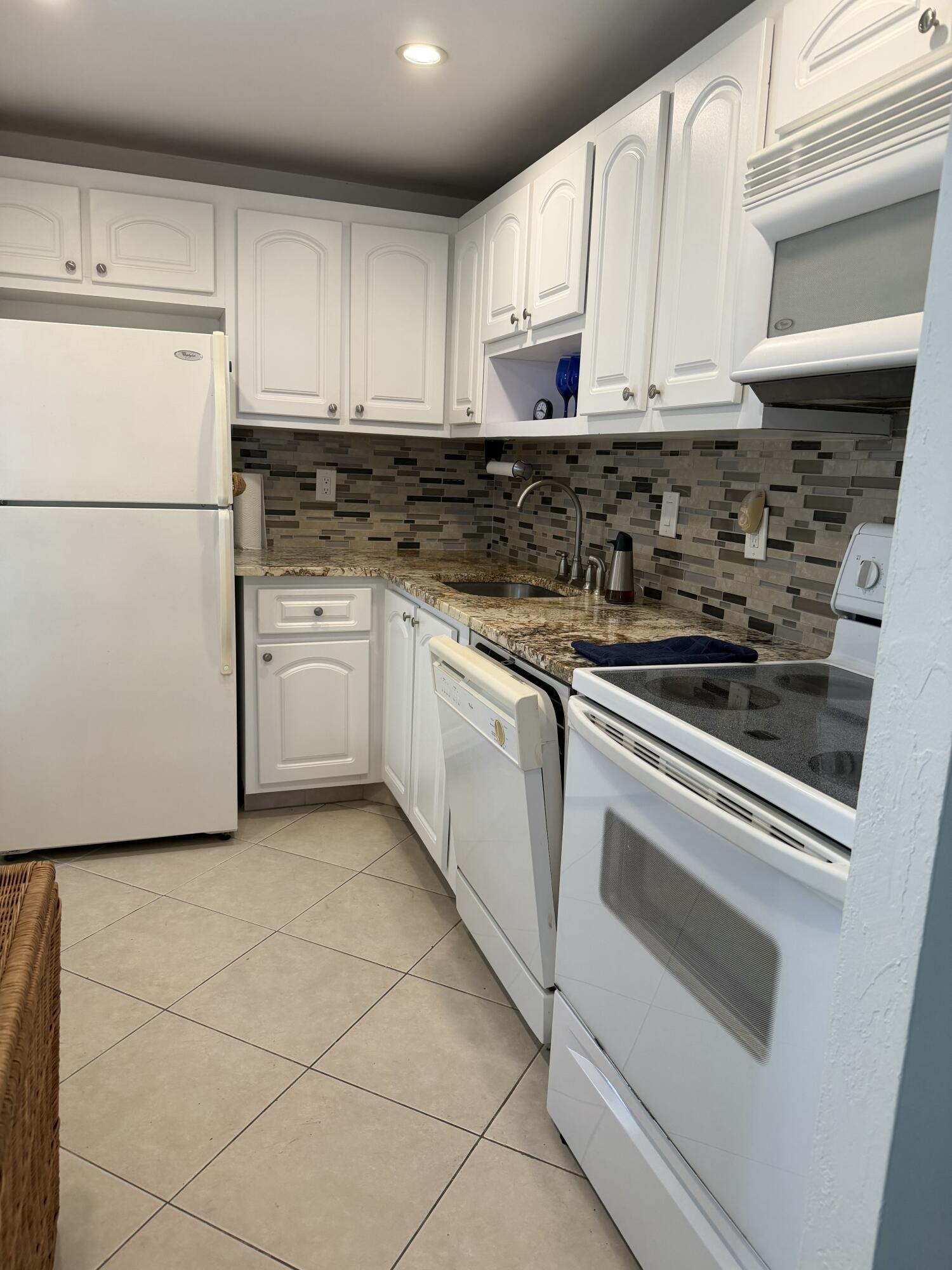 DEERFIELD BEACH GARDENS CONDO - Residential