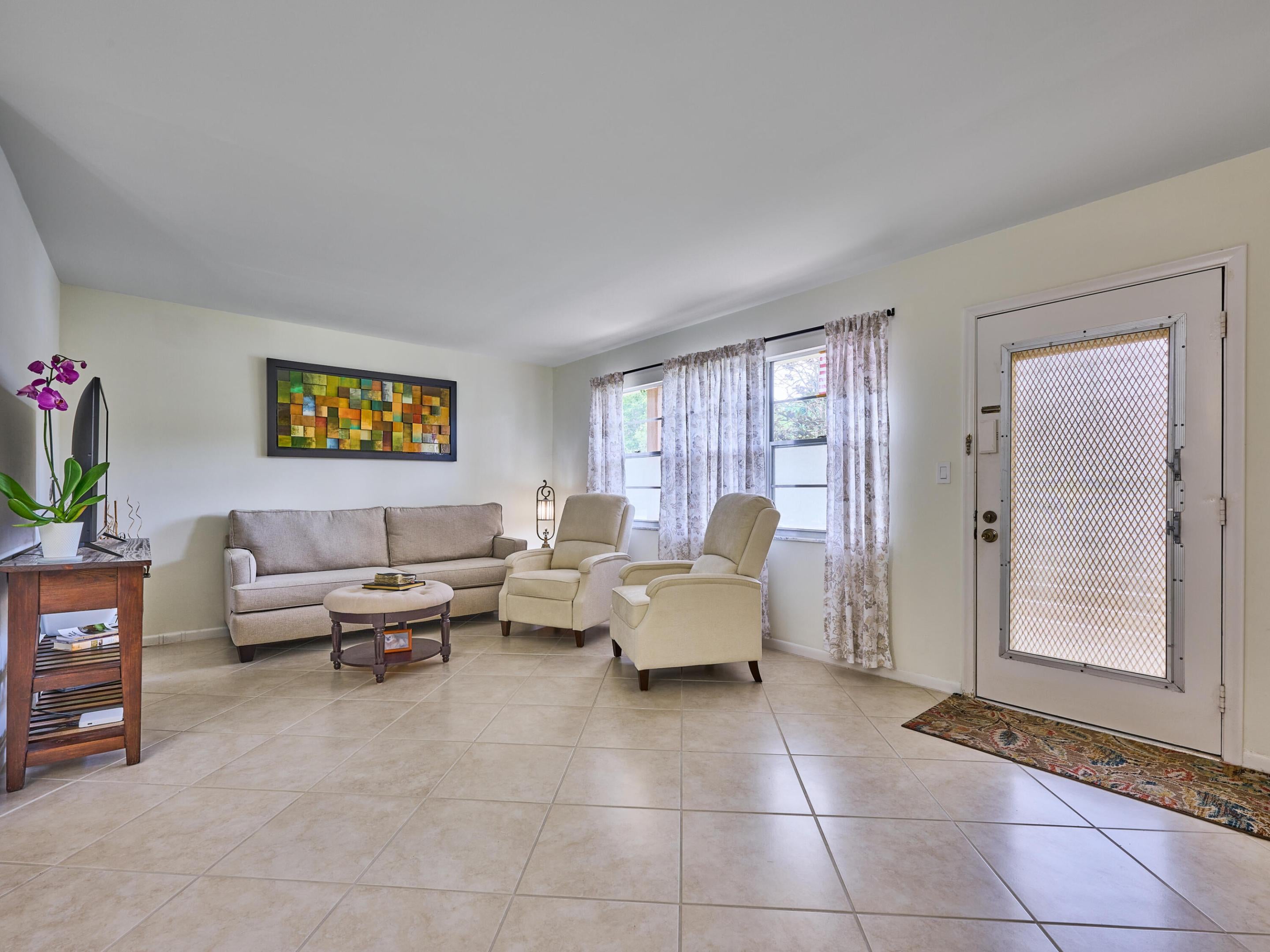 2904 VICTORIA Place H1