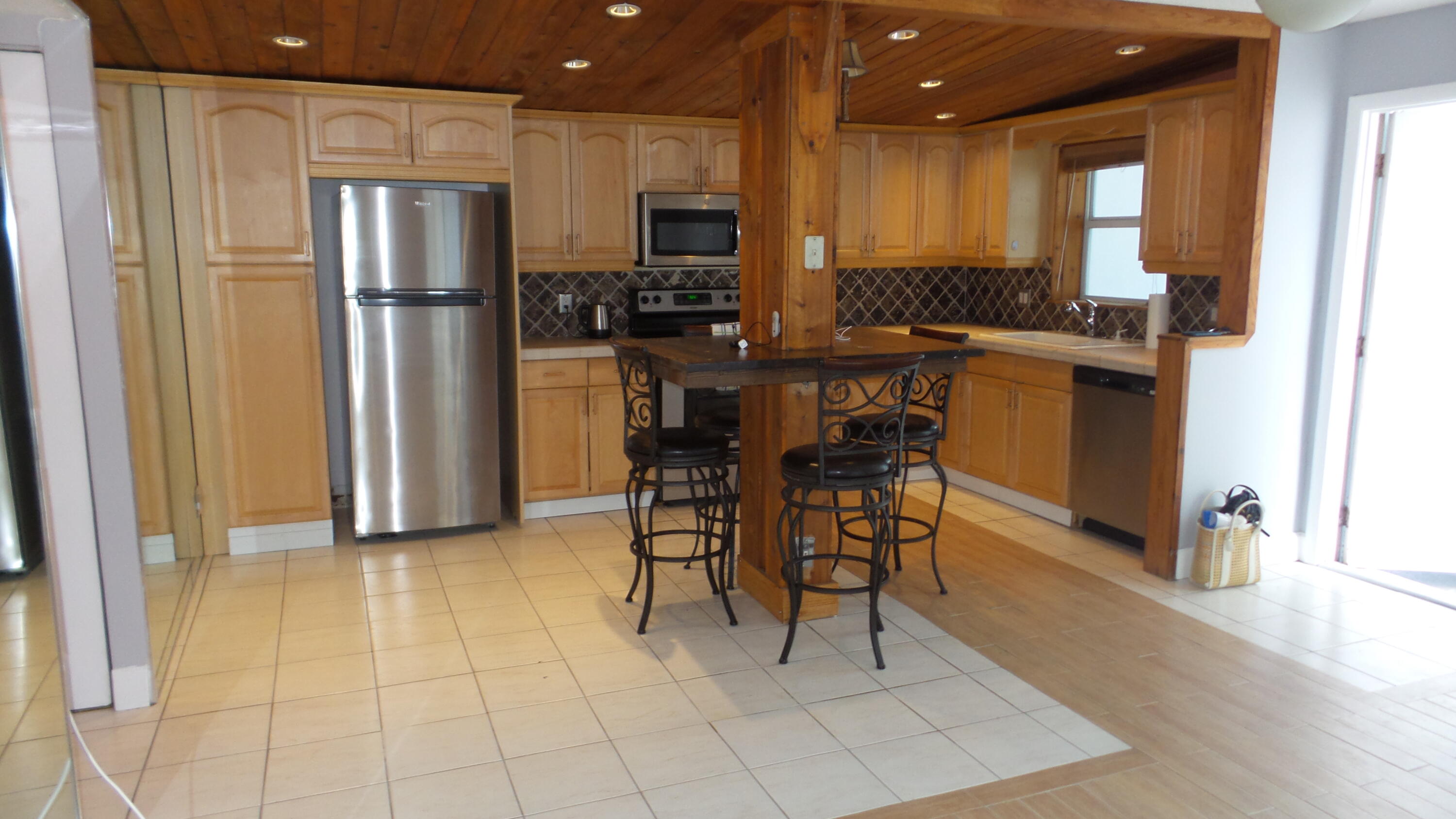 Harbors Edge Condominium Association of Pompano Be - Residential Lease