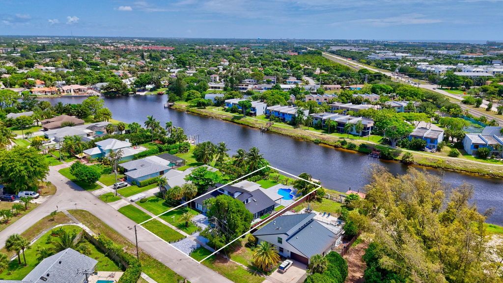 Photo of 43 Oregon Lane, Boca Raton, FL 33487 (MLS # R11104298)