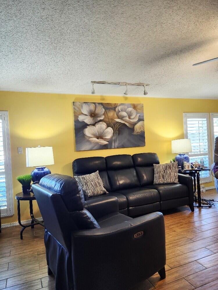 SUNNY SOUTH ESTATES - Residential