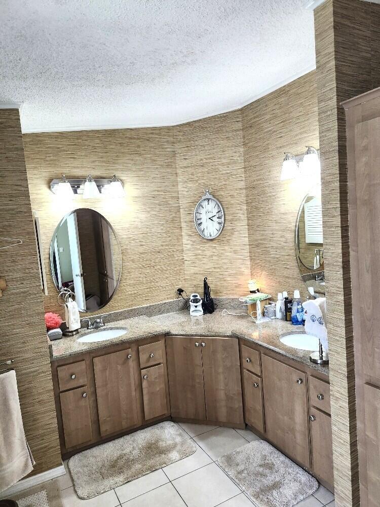 SUNNY SOUTH ESTATES - Residential