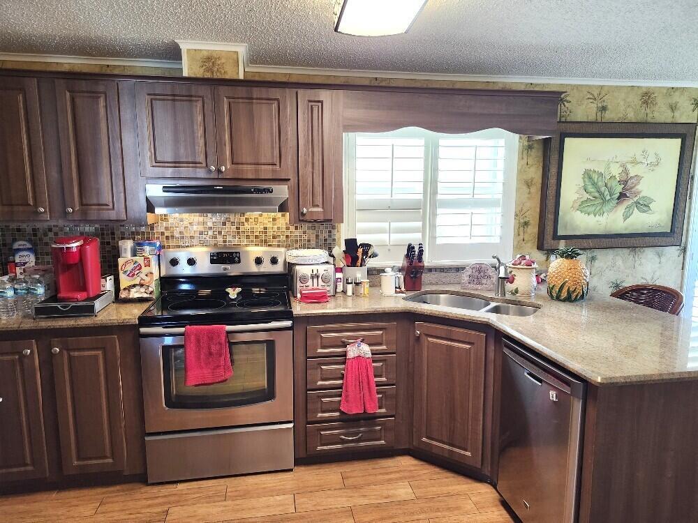 SUNNY SOUTH ESTATES - Residential