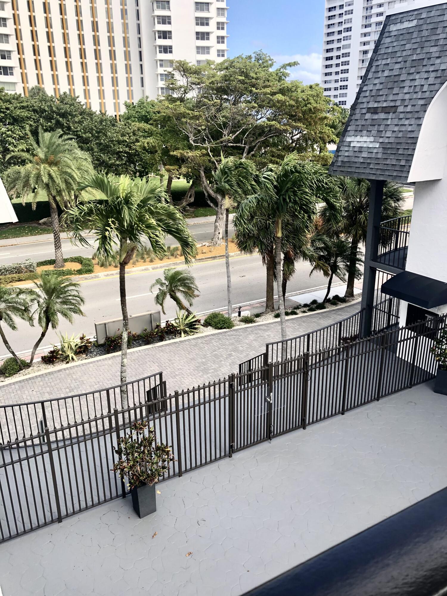 4013 N Ocean Drive N 109