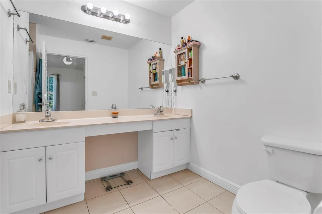 Crystal Lake 2nd Sec 59-5 - Residential Lease