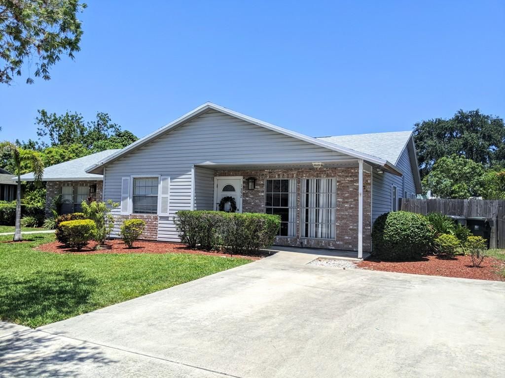 Photo of 1352 Riverside Circle #1352, Wellington, FL 33414 (MLS # R10989742)