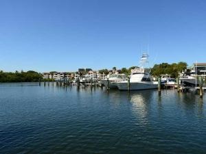 TWELVE OAKS CONDO - Residential