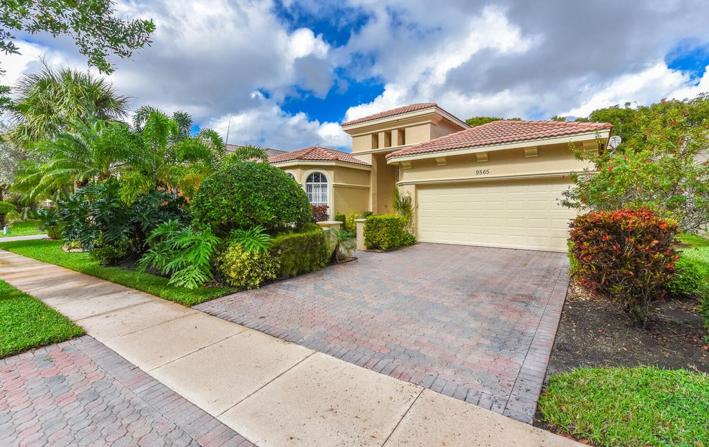 Photo of 9565 Via Elegante, Wellington, FL 33411 (MLS # R11128697)